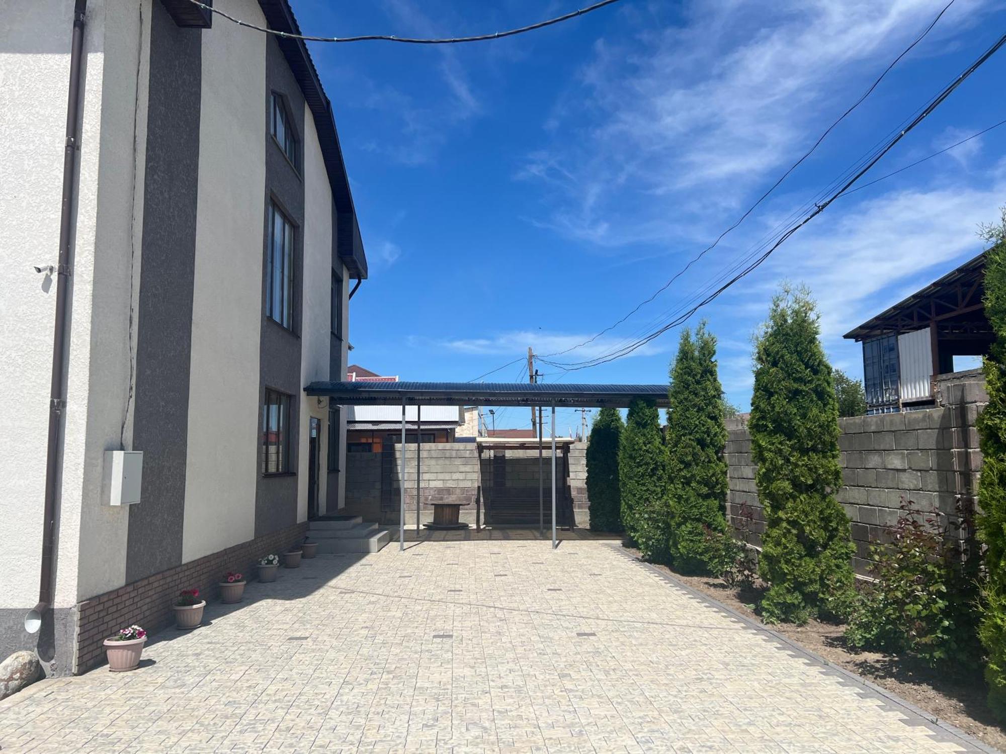 Bayotel Karakol Exterior photo